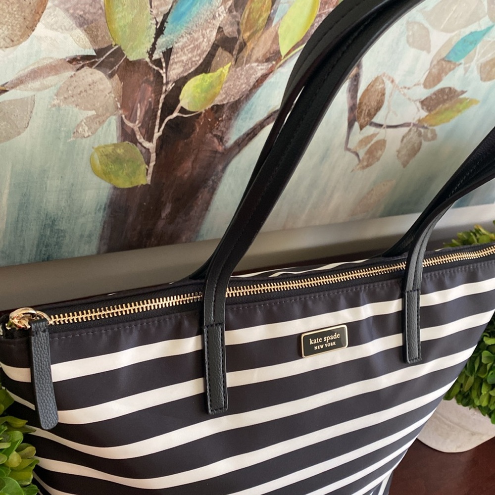 KATE SPADE ♠️ New York "Hayden"🖤BLACK & WHITE🤍 SAILING STRIPE TOP ZIP TOTE BAG - Picture 6 of 17